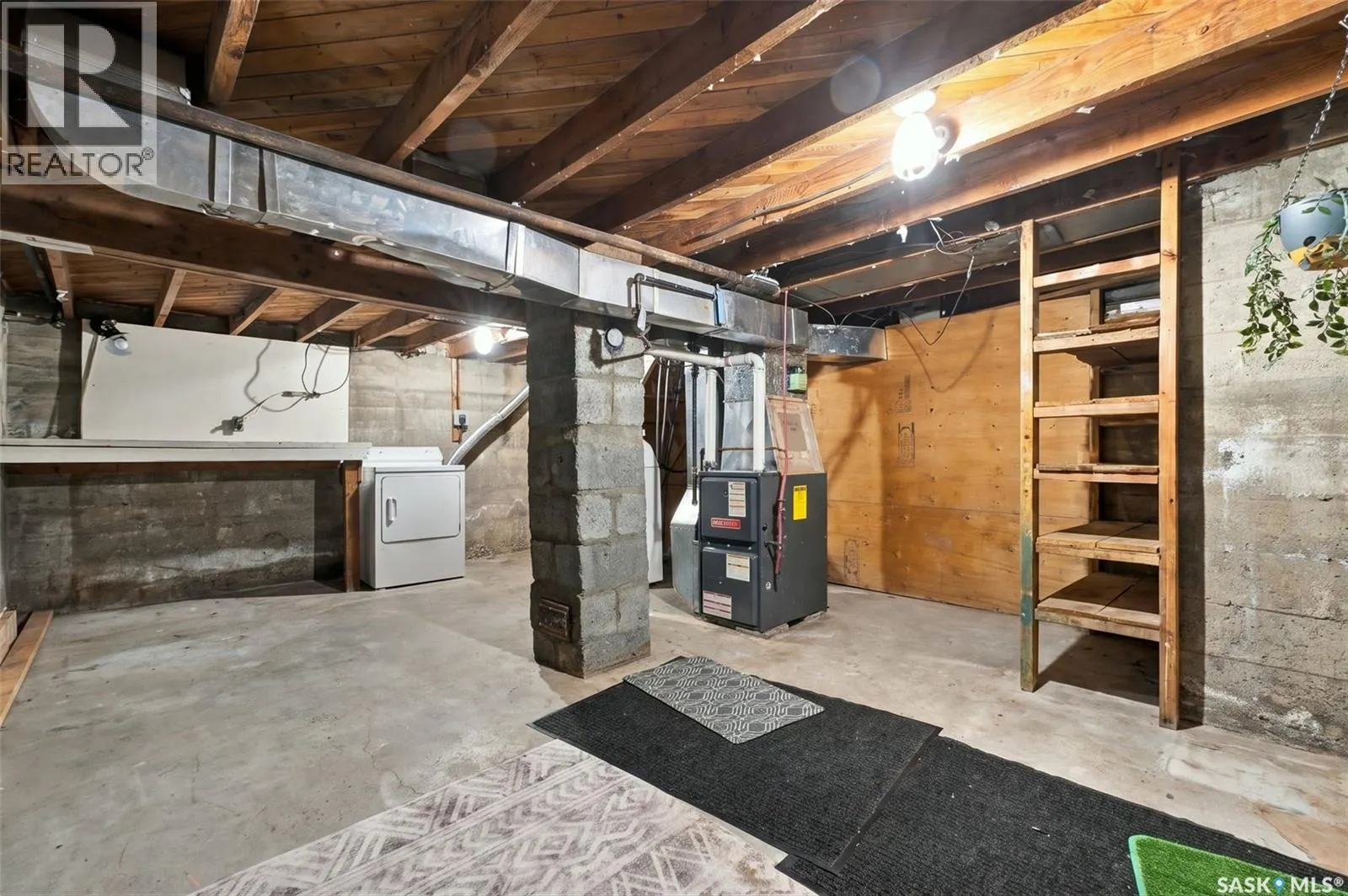 1116 12th STREET E