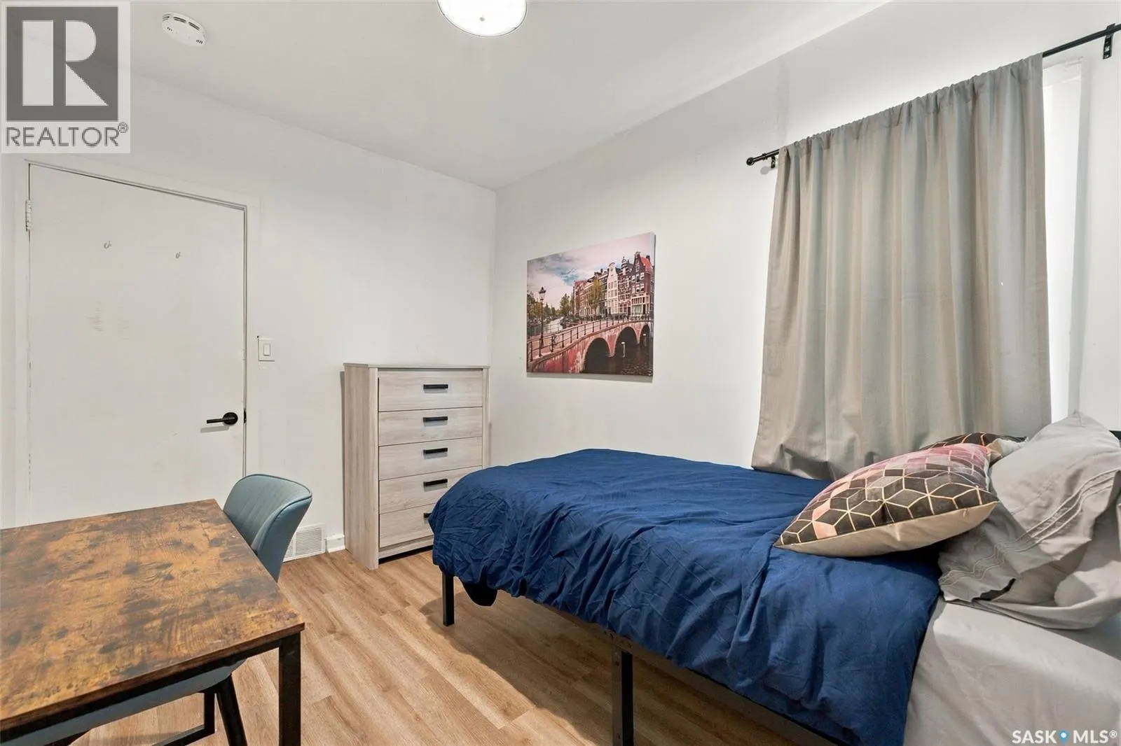 1116 12th STREET E