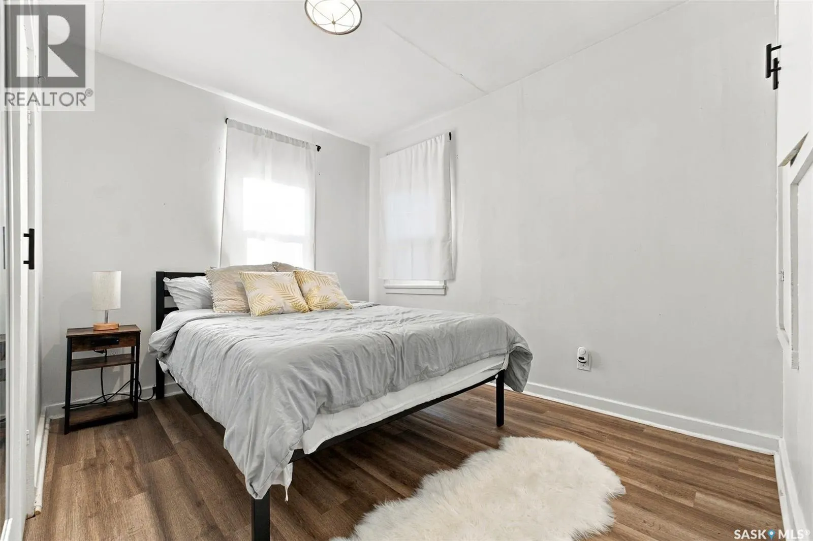 1116 12th STREET E