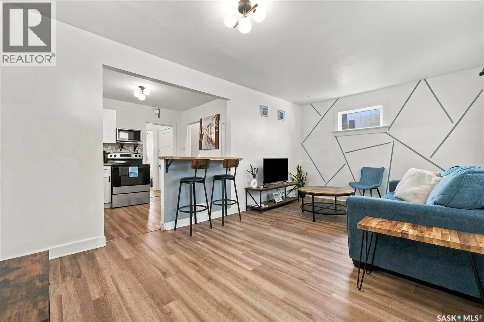 1116 12th STREET E