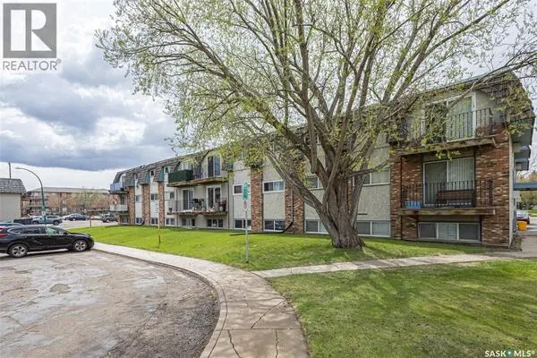 For sale near the University of Saskatchewan: 14 3809 Luther PLACE, West College Park, Saskatoon
