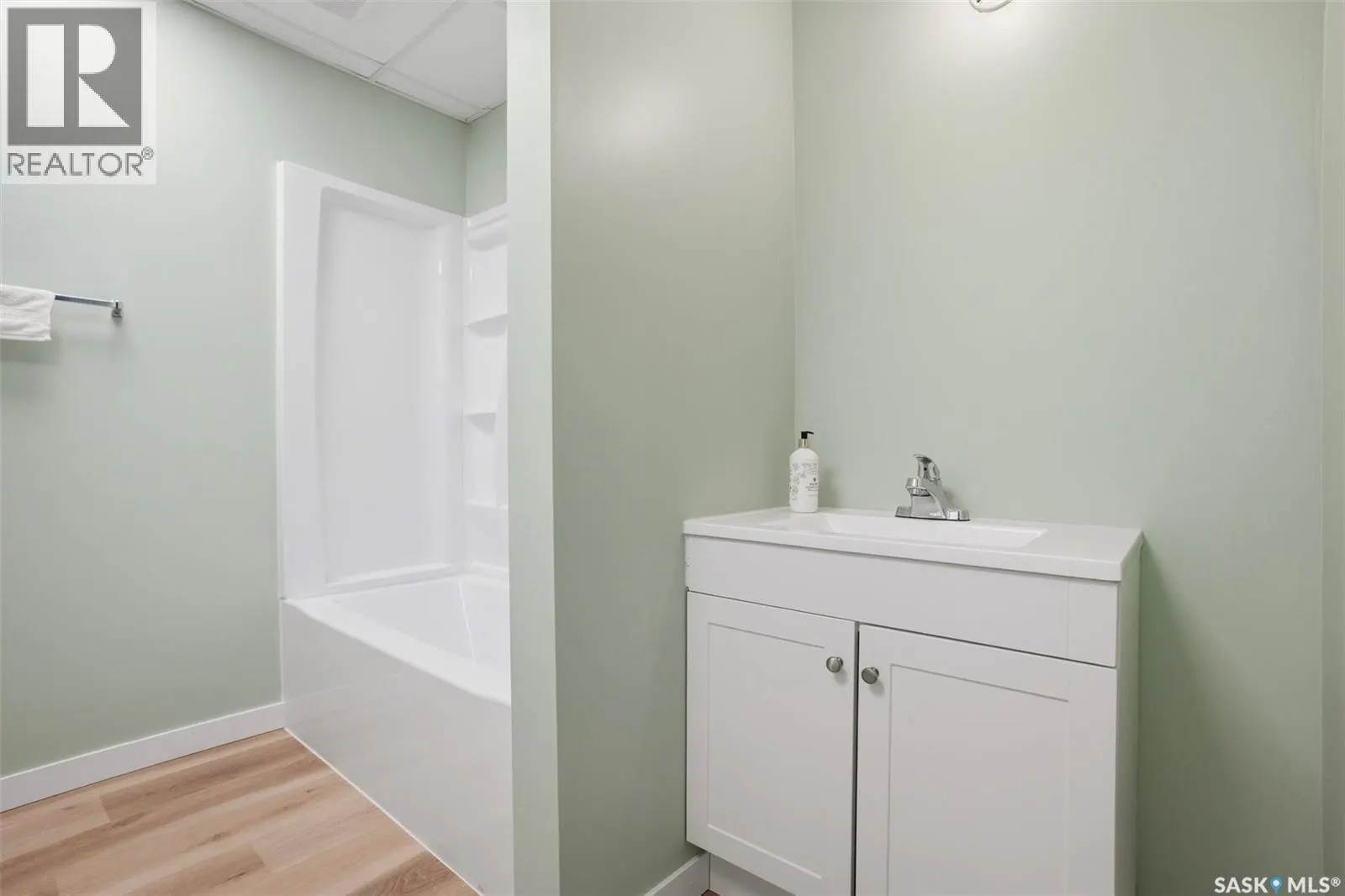 418 20th STREET W