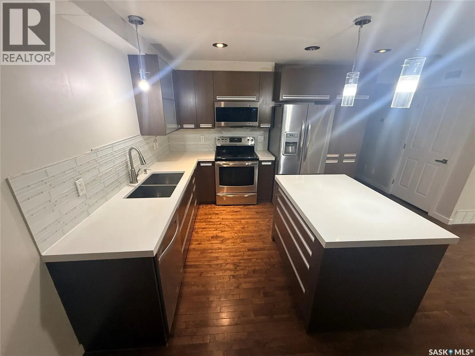 1311 Denham CRESCENT