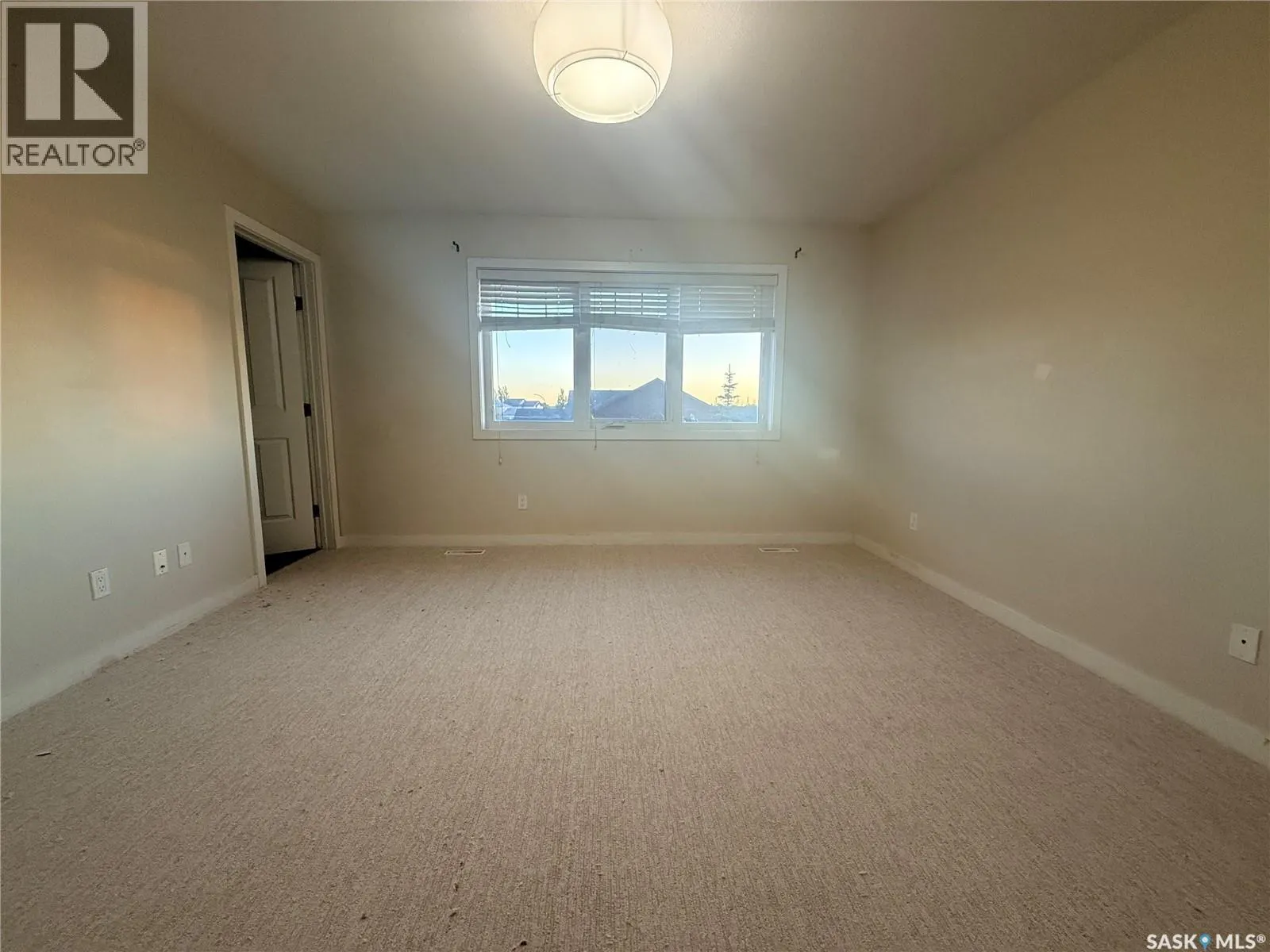 1311 Denham CRESCENT