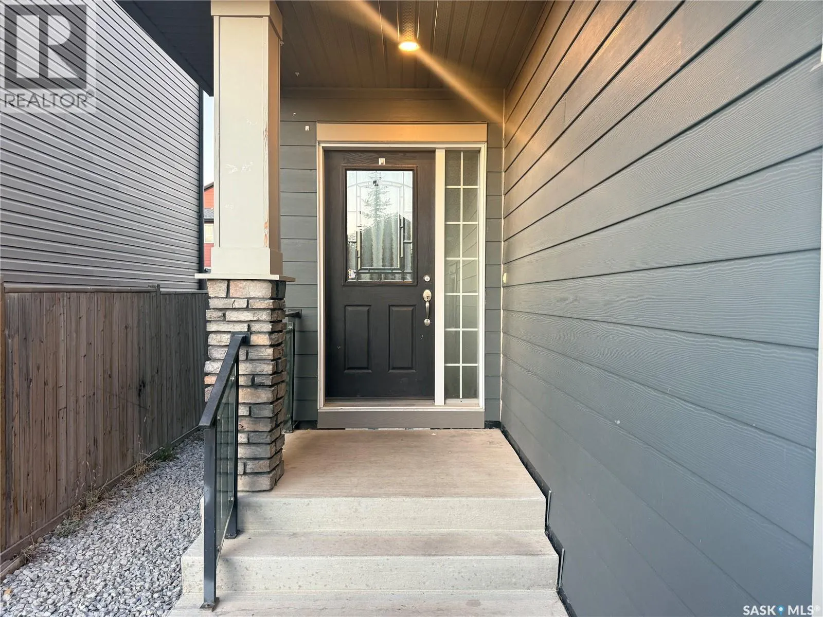 1311 Denham CRESCENT