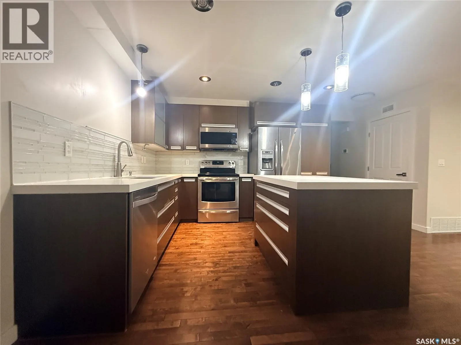 1311 Denham CRESCENT