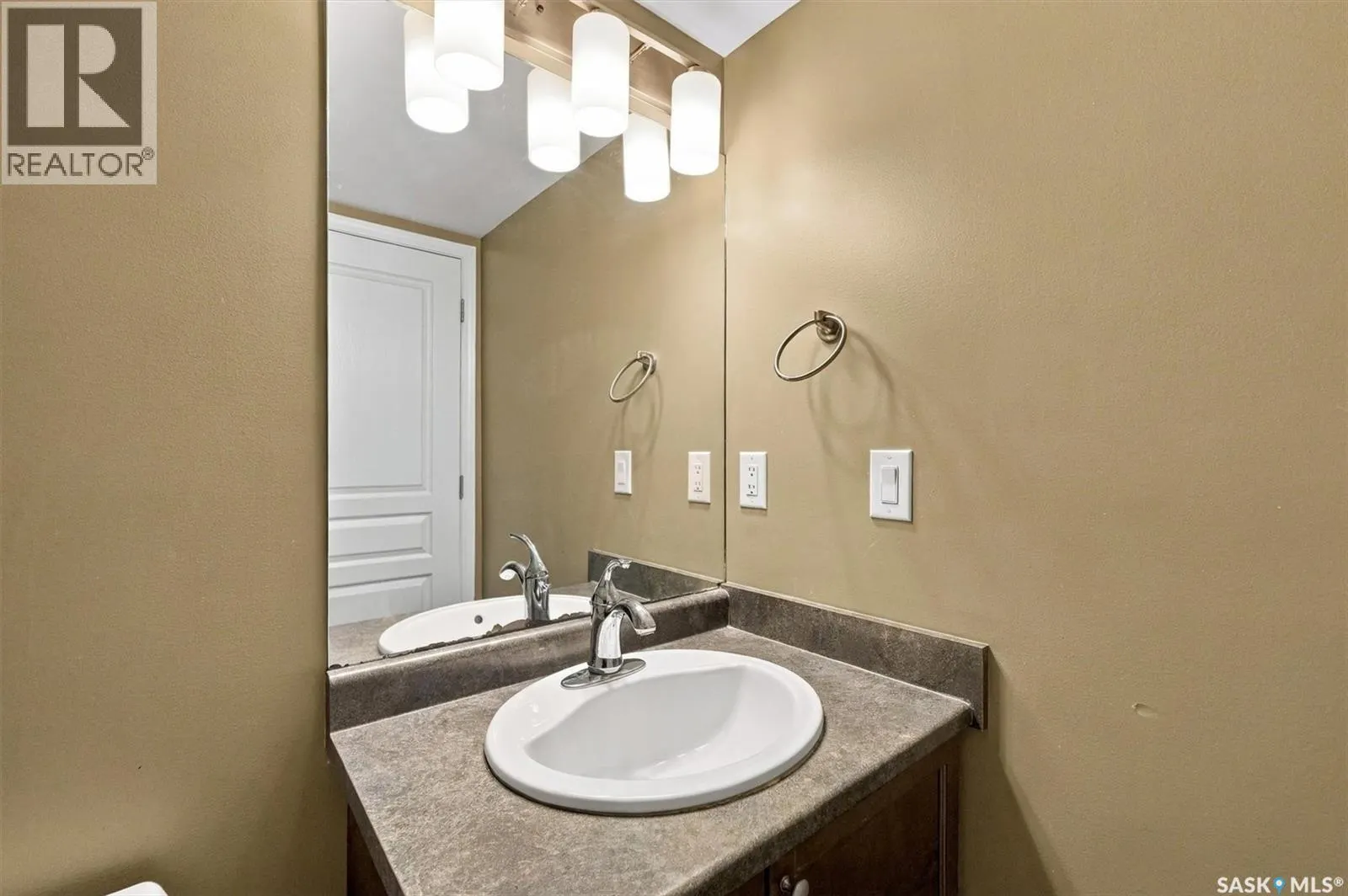 5105 110 Willis CRESCENT
