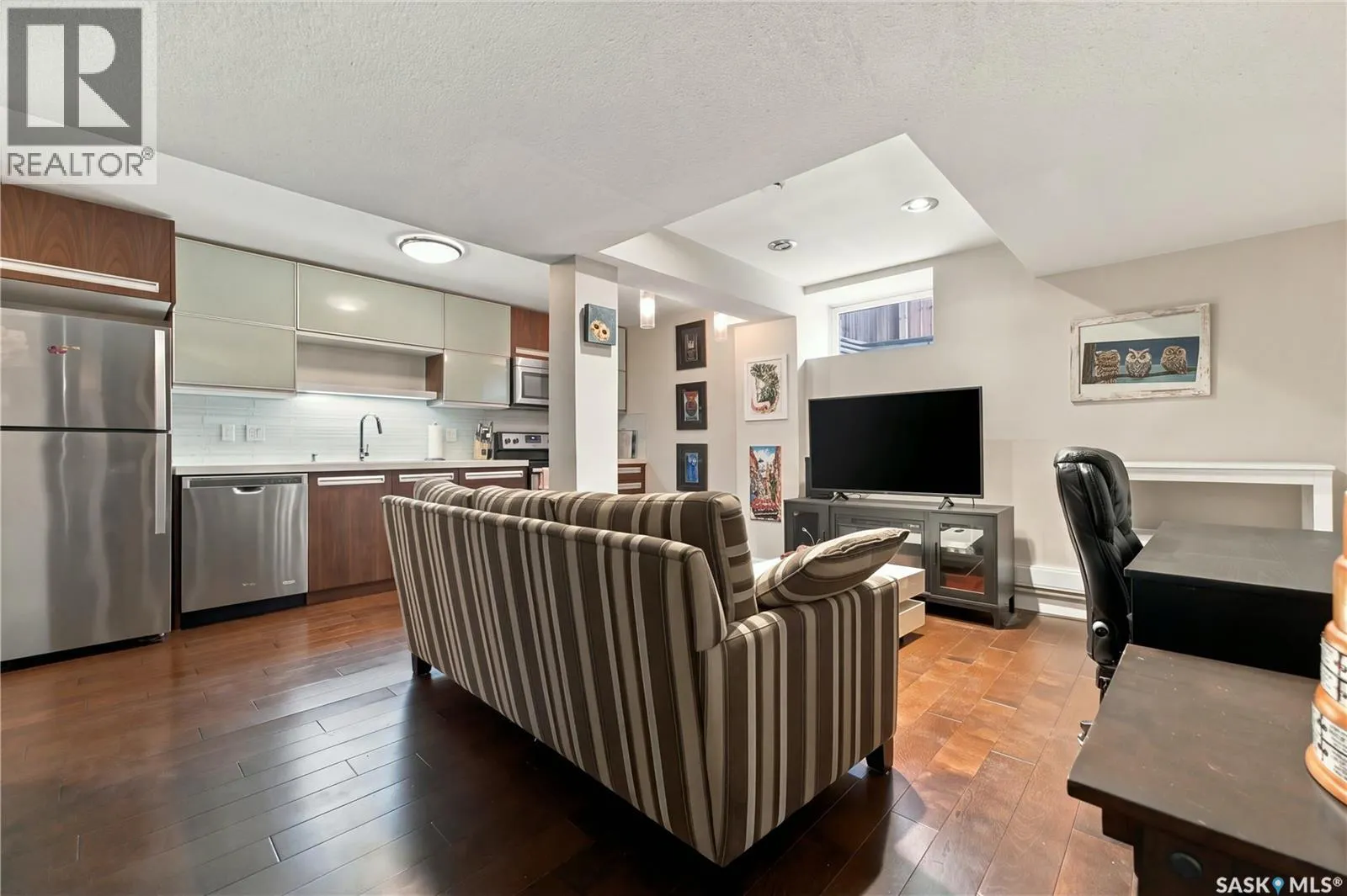 430 Pichler CRESCENT
