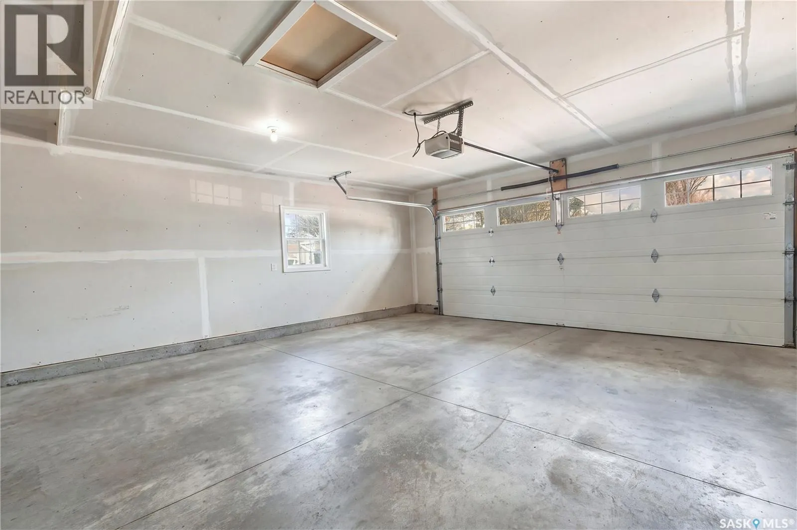 430 Pichler CRESCENT