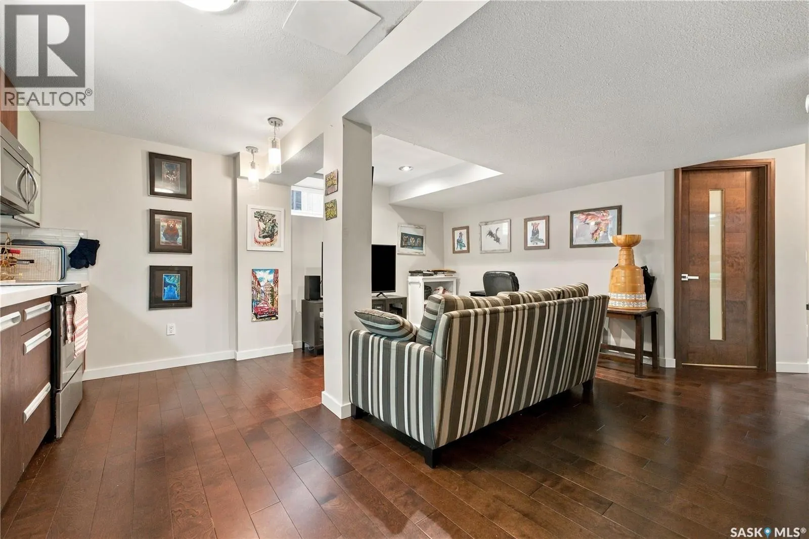 430 Pichler CRESCENT