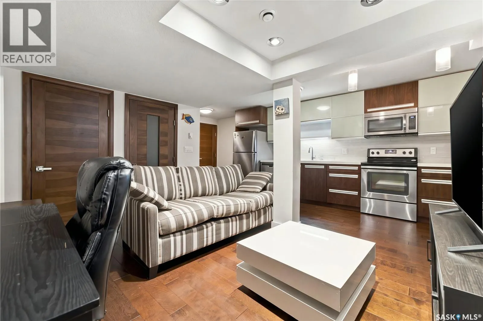 430 Pichler CRESCENT