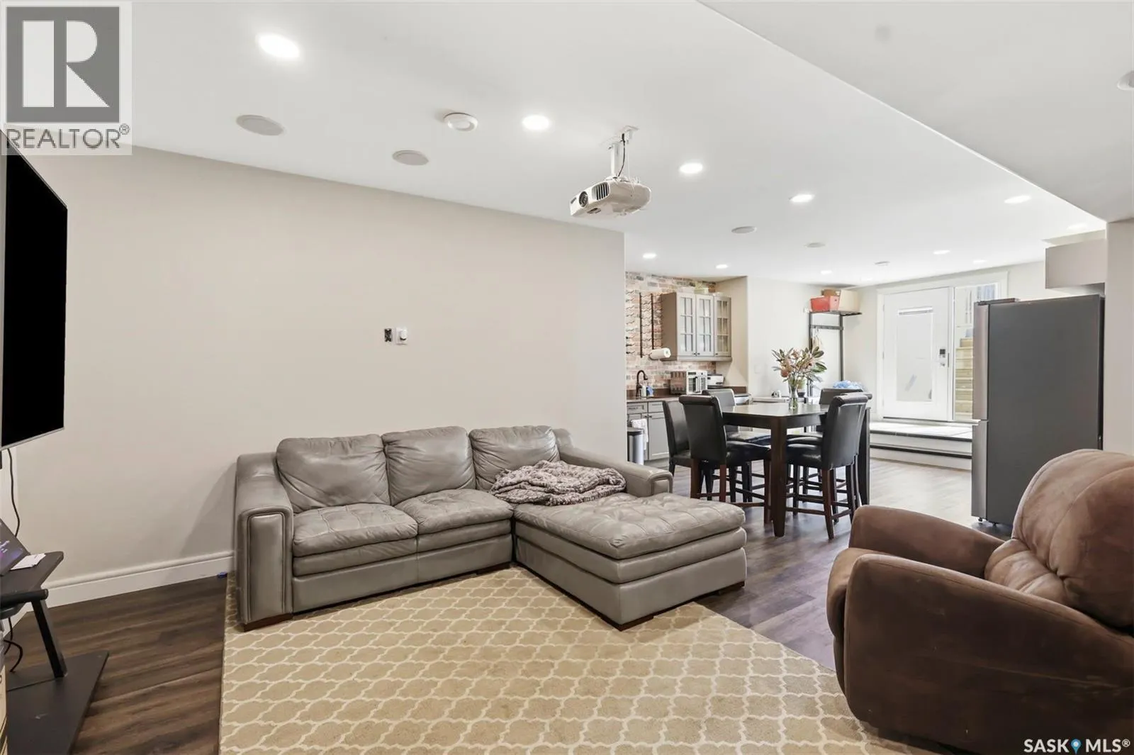 419 Salloum BAY
