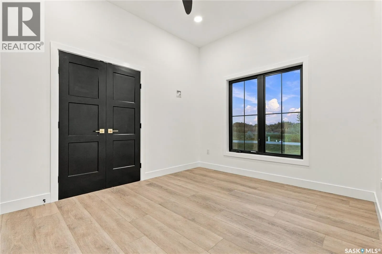 306 Sunset DRIVE