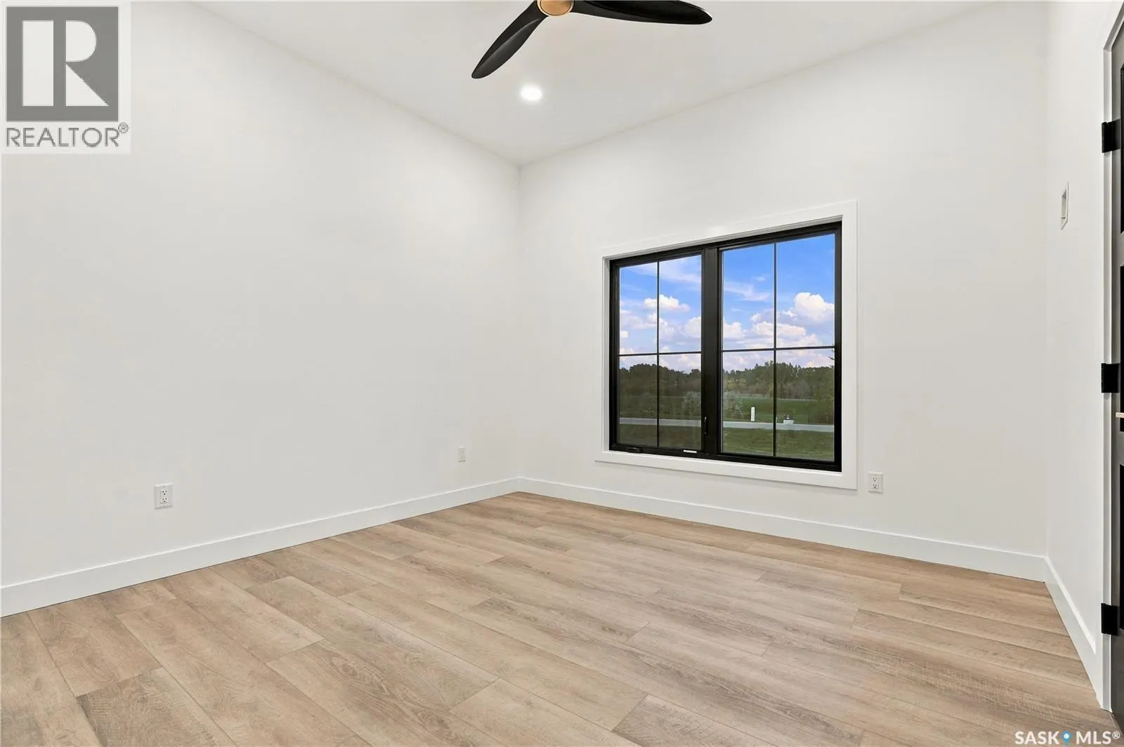 306 Sunset DRIVE