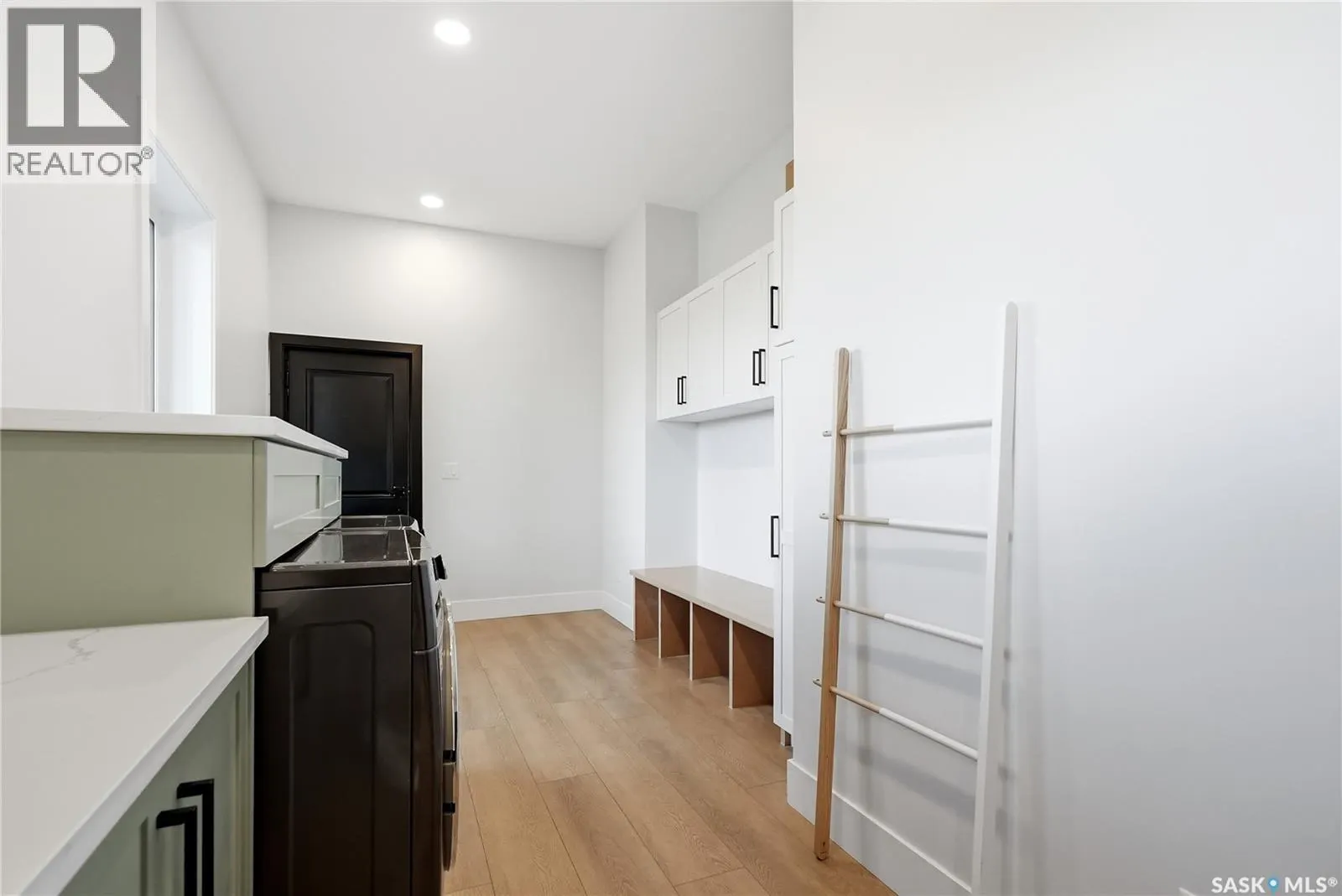 306 Sunset DRIVE