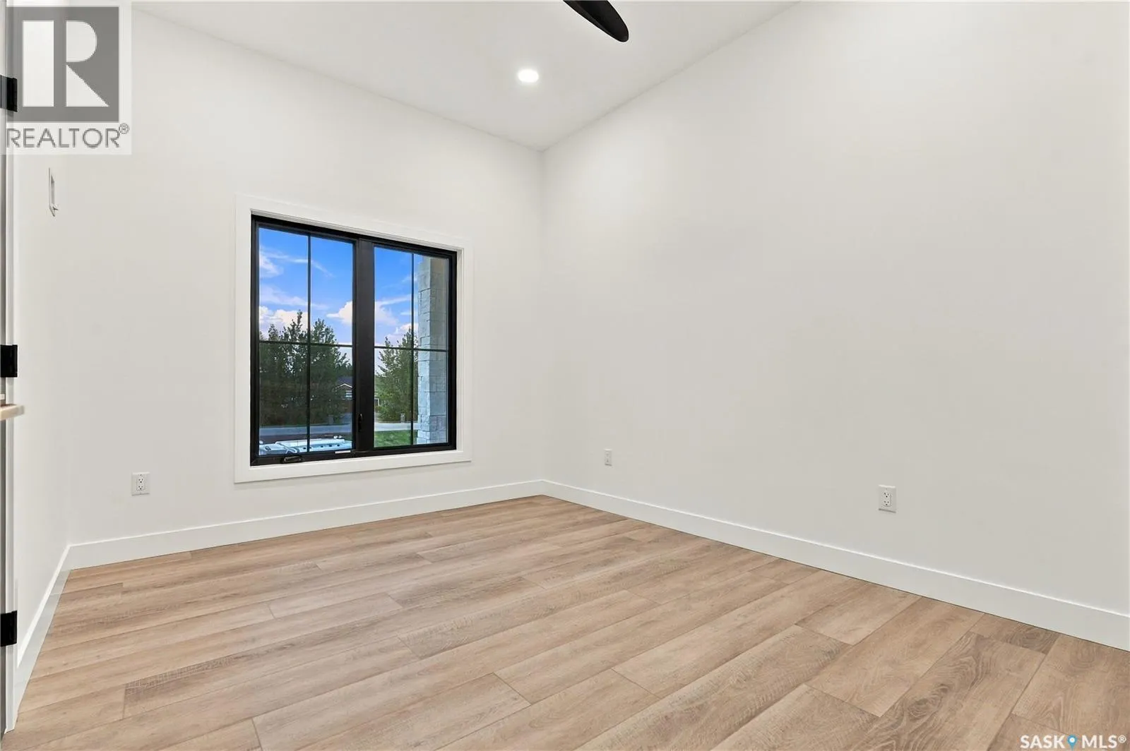 306 Sunset DRIVE