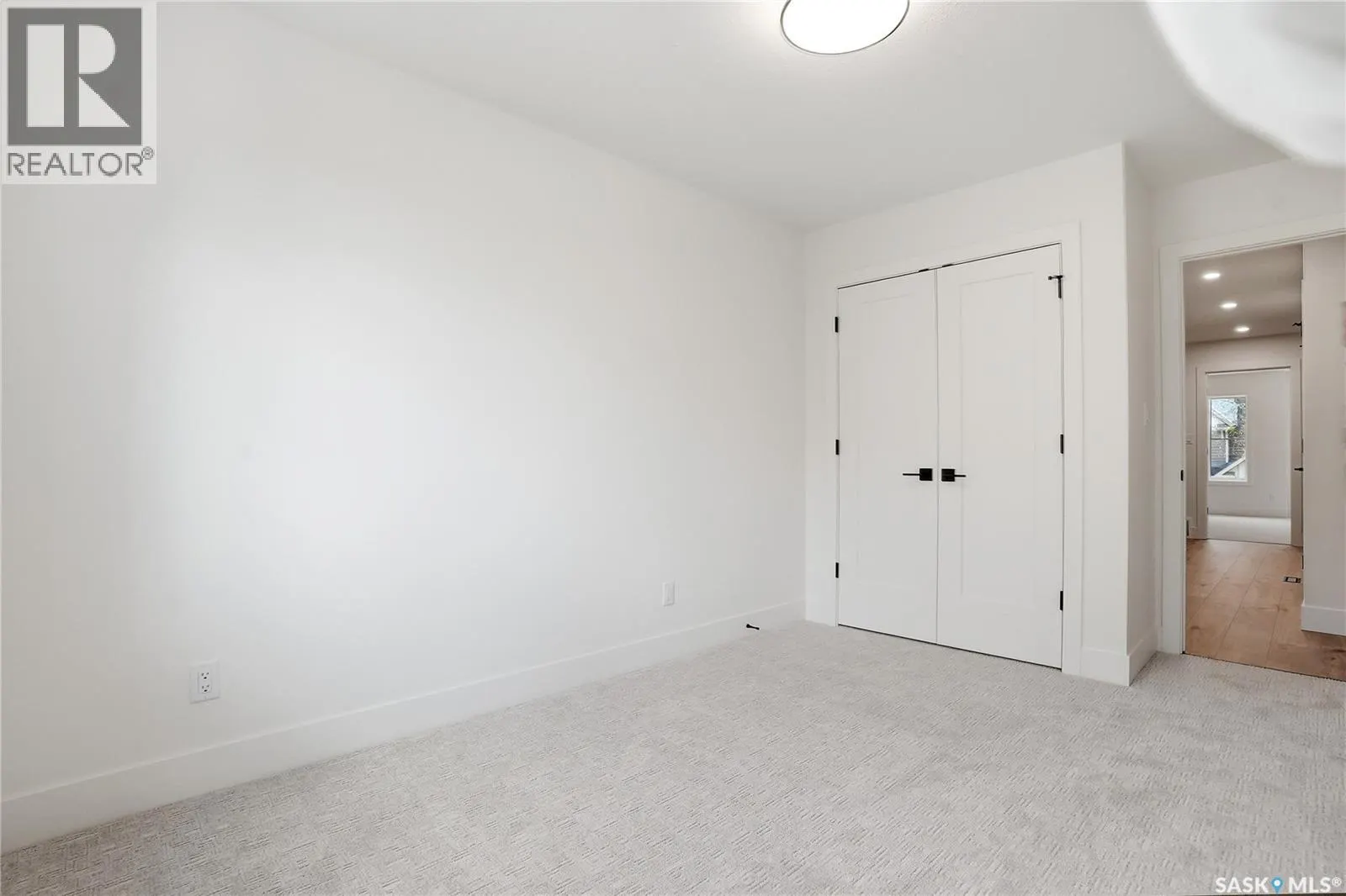 317 11th STREET E