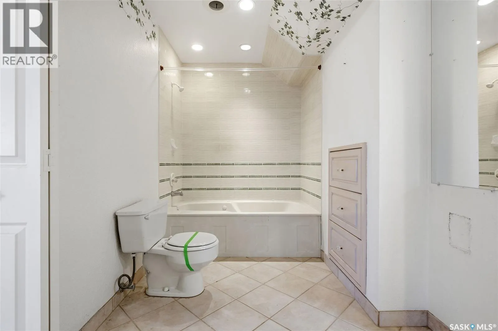 1034 Gryphons WALK