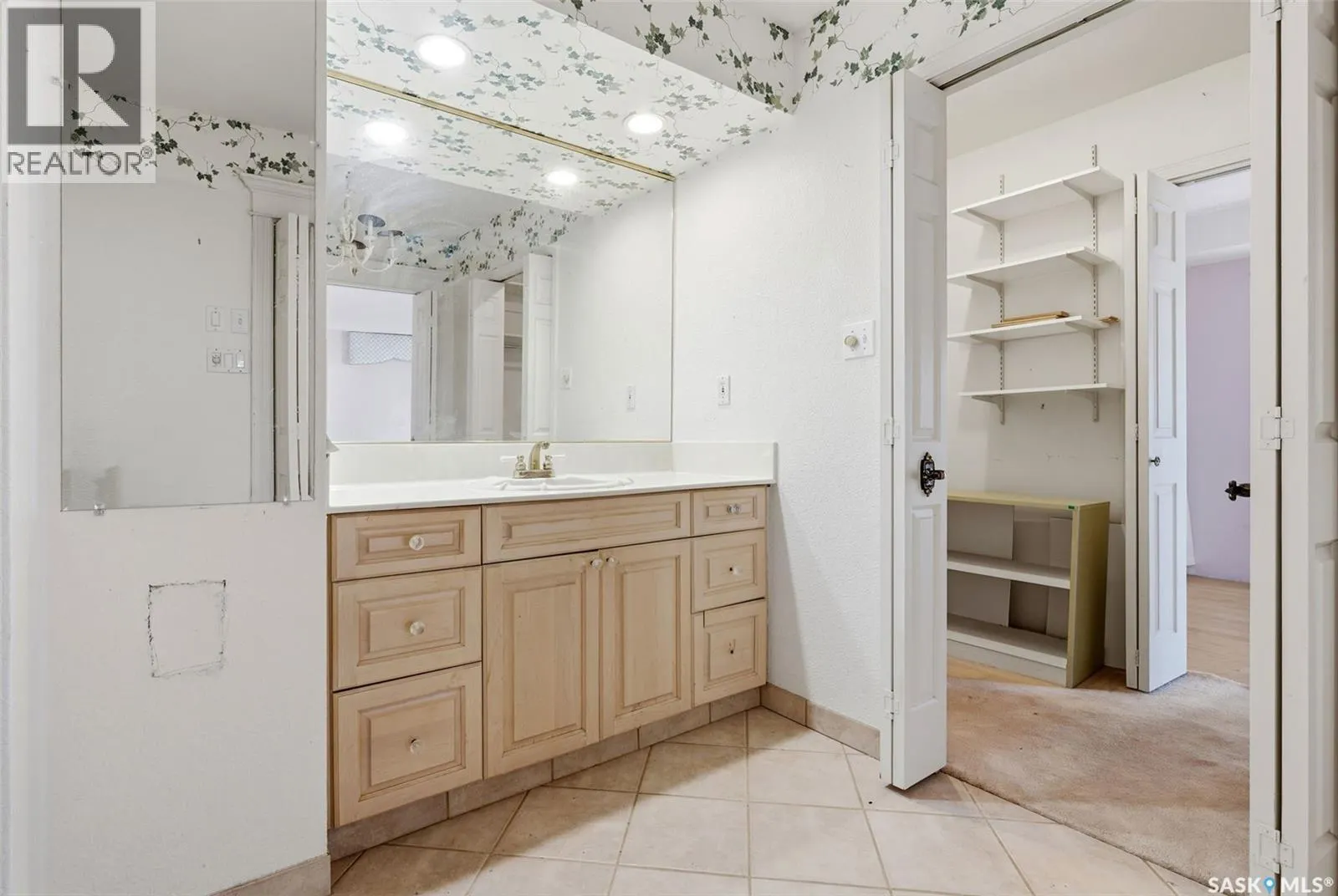 1034 Gryphons WALK