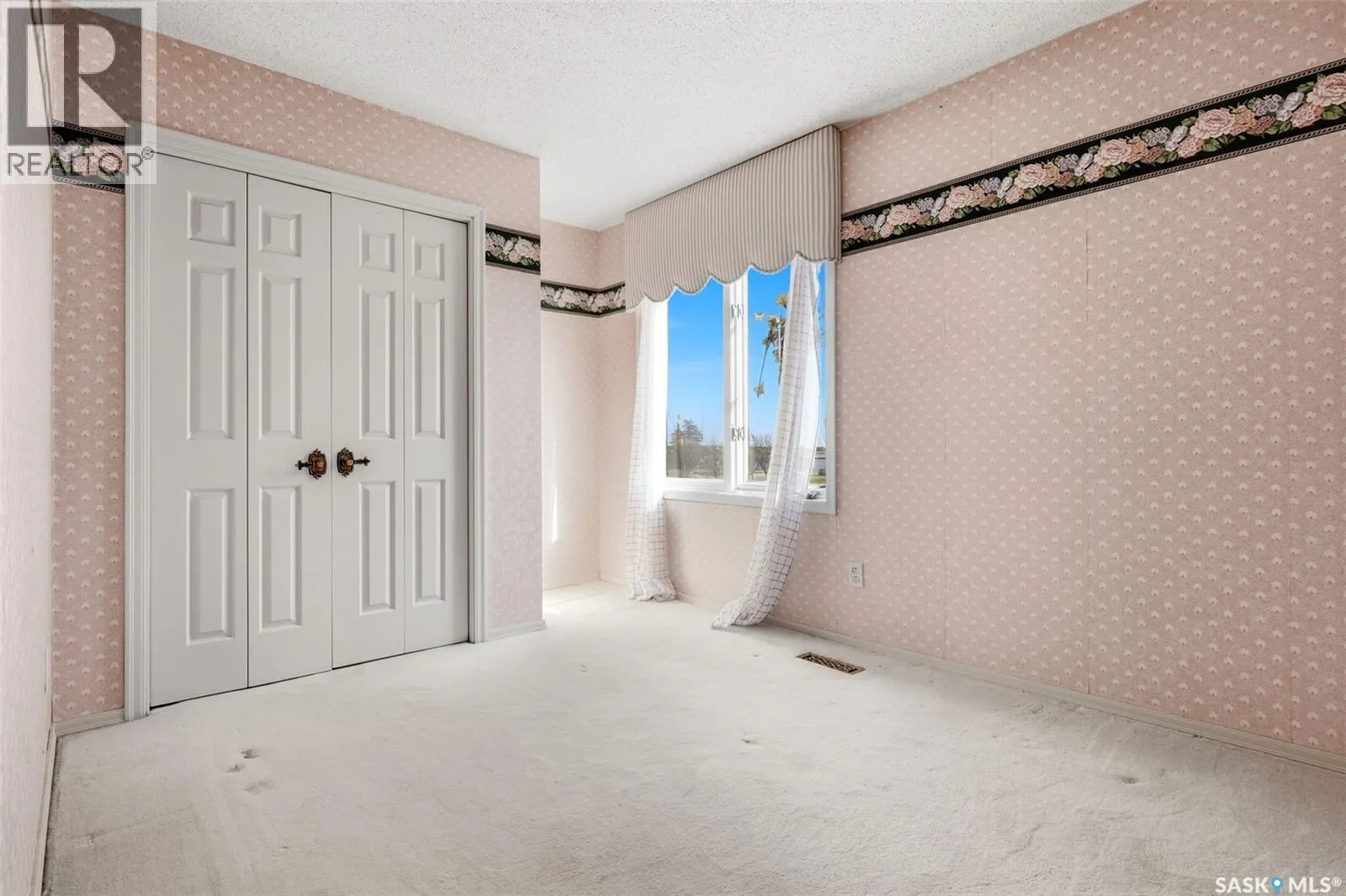 1034 Gryphons WALK