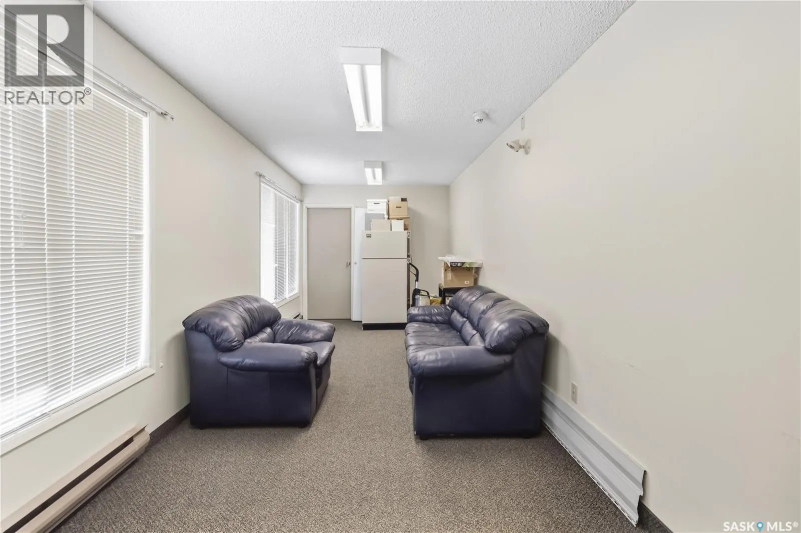 303 302 Tait CRESCENT