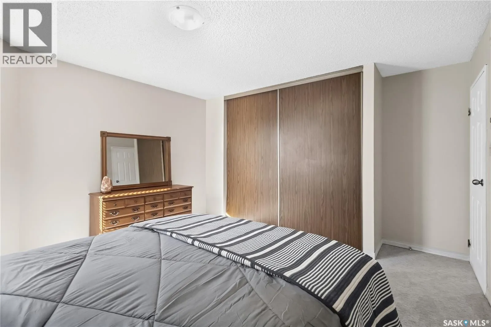 303 302 Tait CRESCENT