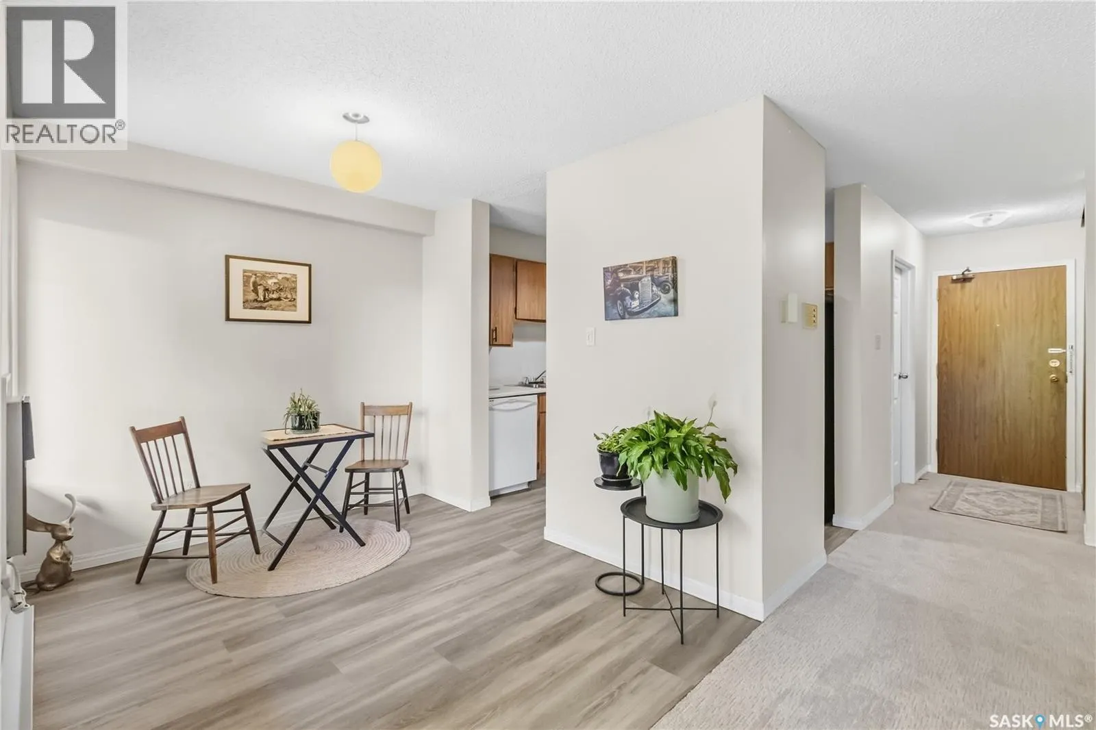 303 302 Tait CRESCENT