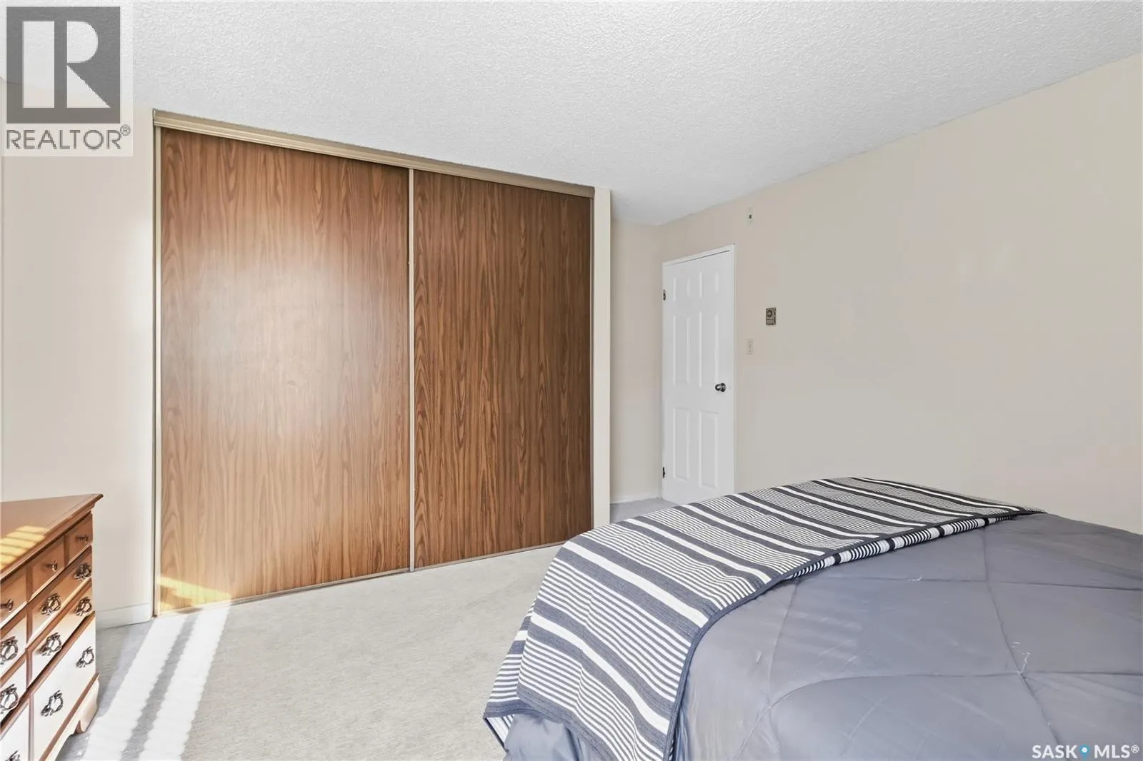 303 302 Tait CRESCENT