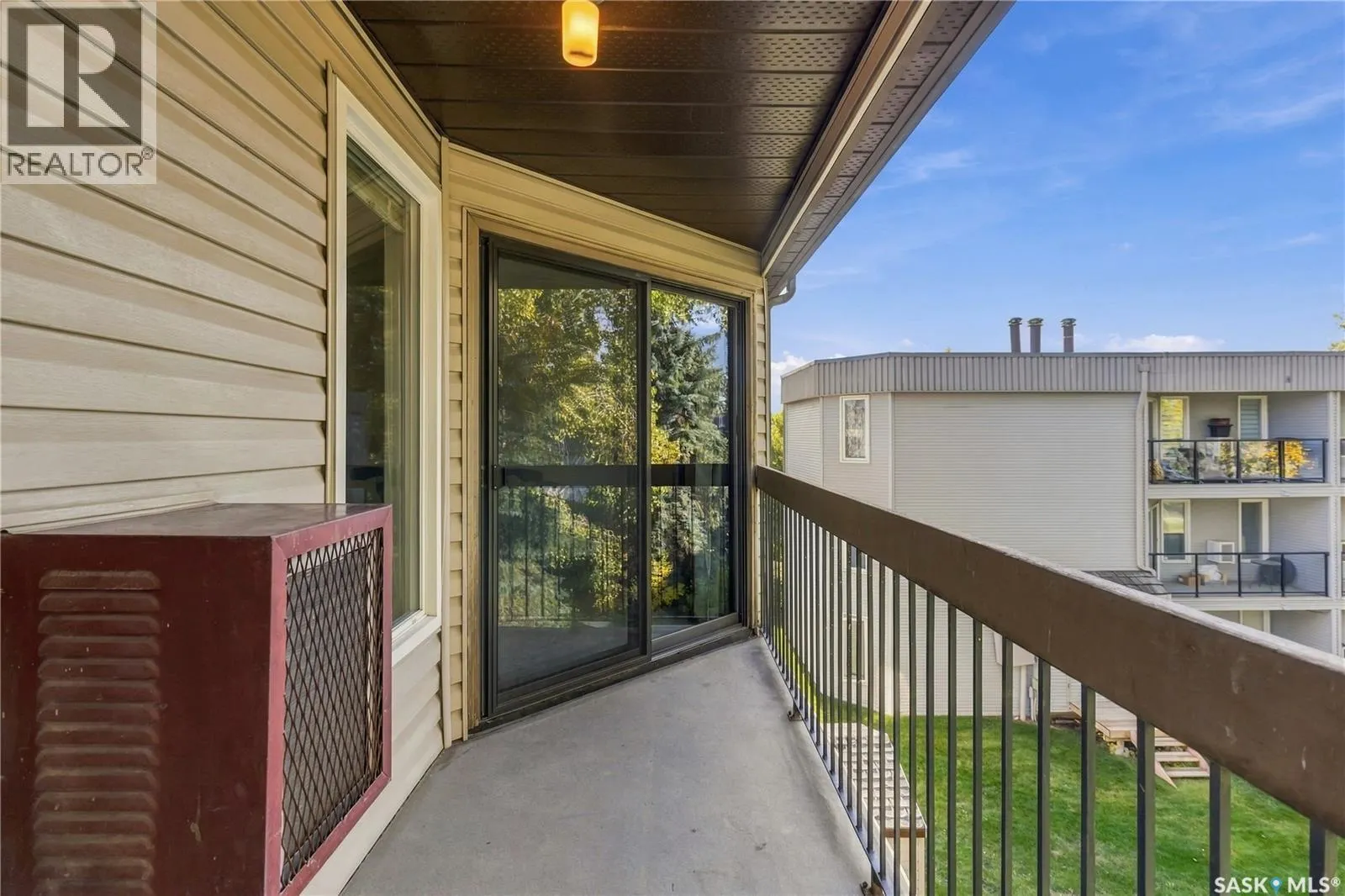 303 302 Tait CRESCENT