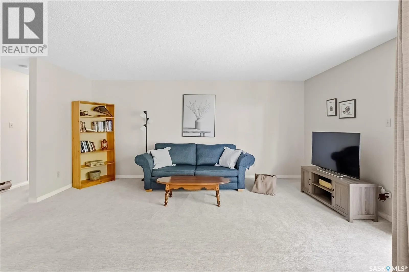 303 302 Tait CRESCENT