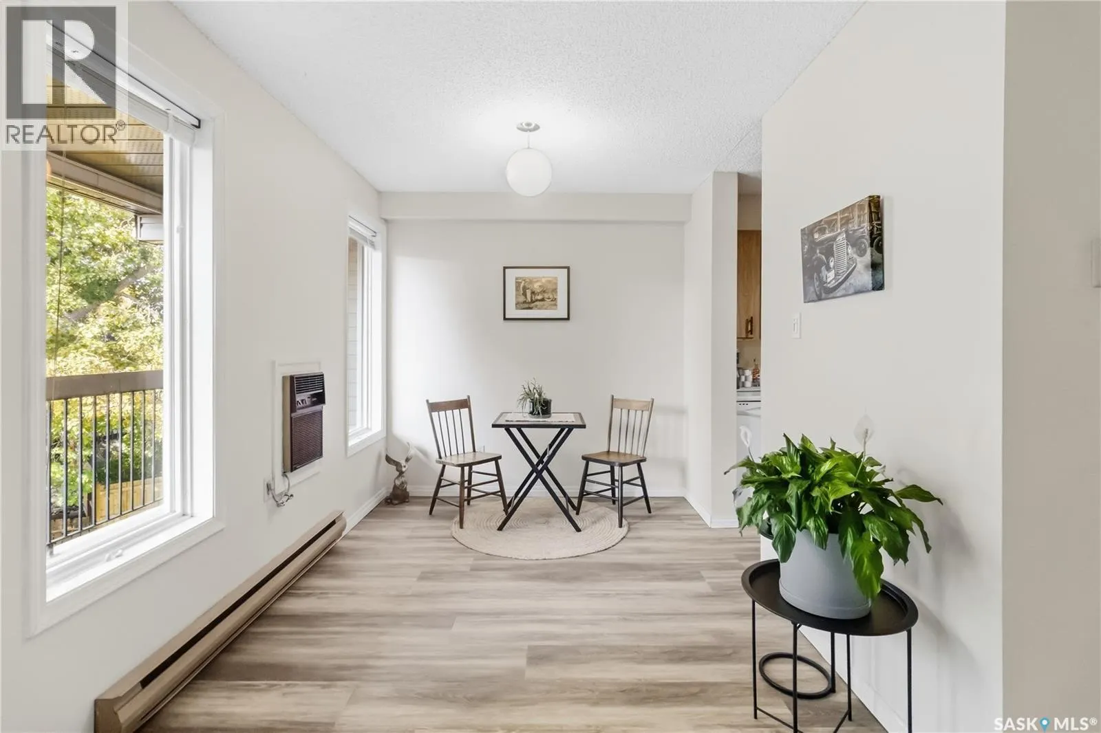 303 302 Tait CRESCENT