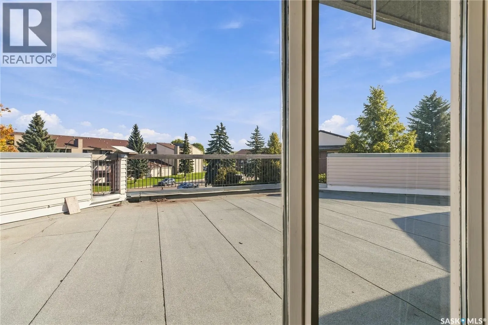 303 302 Tait CRESCENT