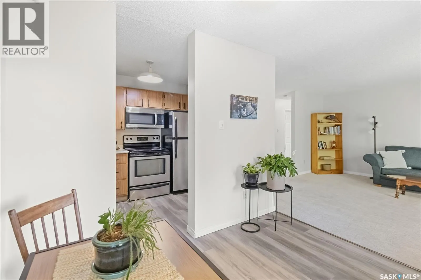 303 302 Tait CRESCENT