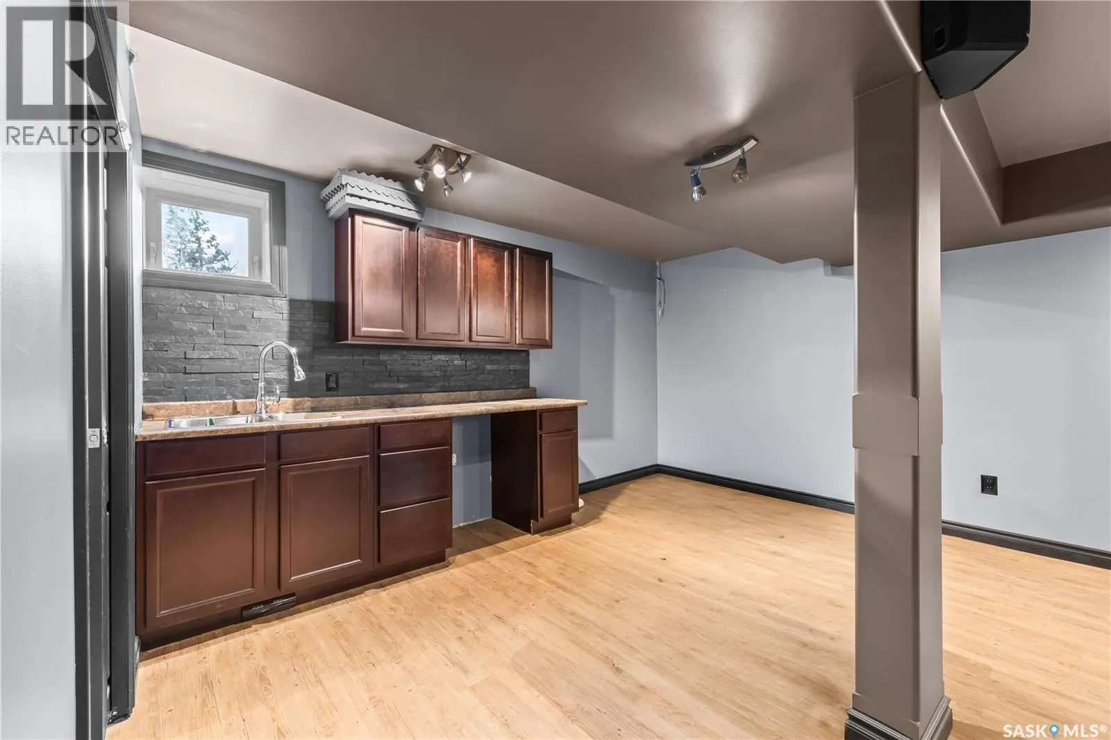 682 1st St N - Green Acres