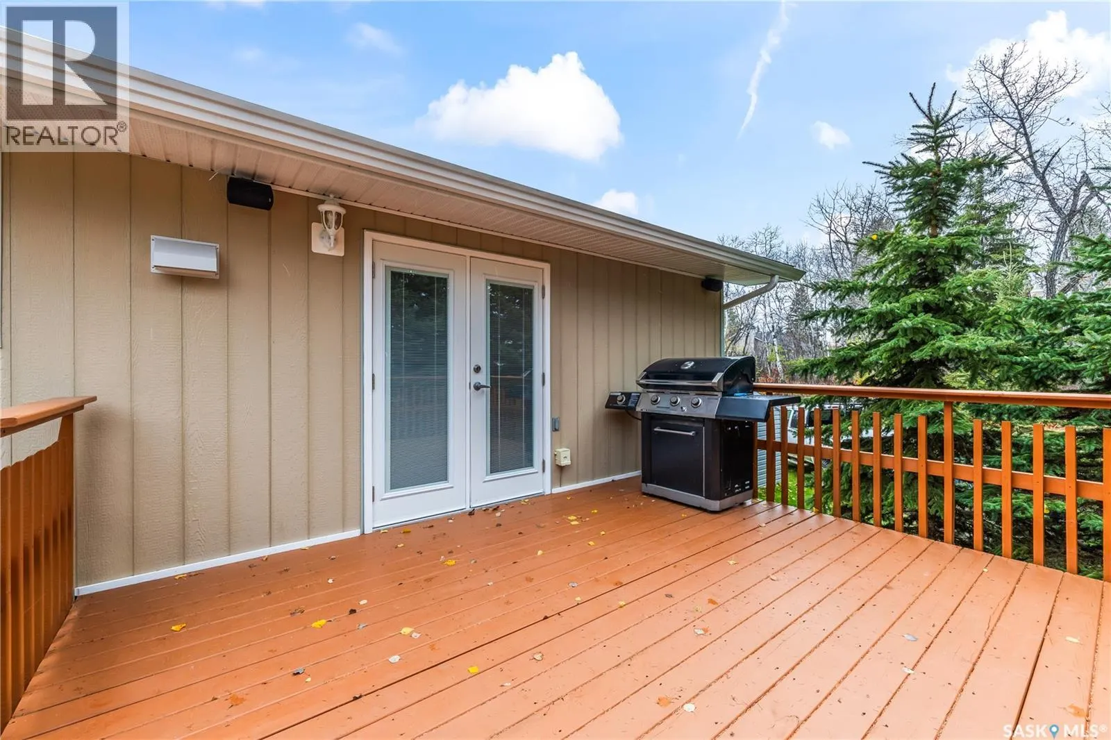 682 1st St N - Green Acres