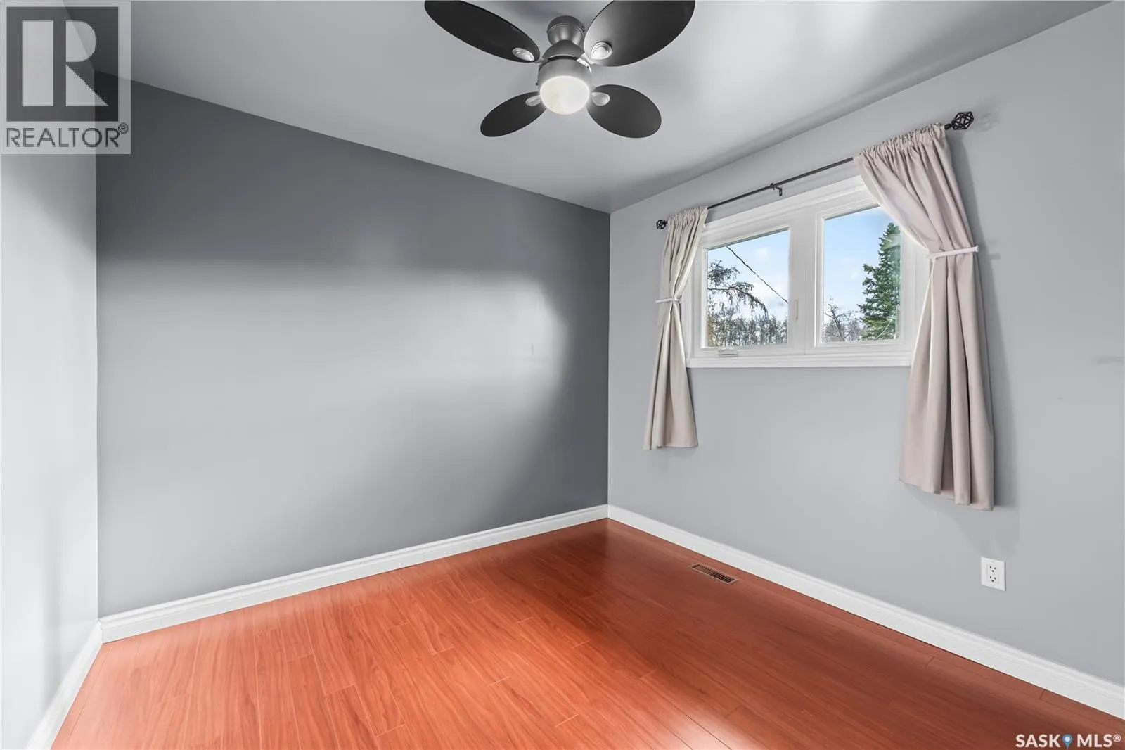 682 1st St N - Green Acres