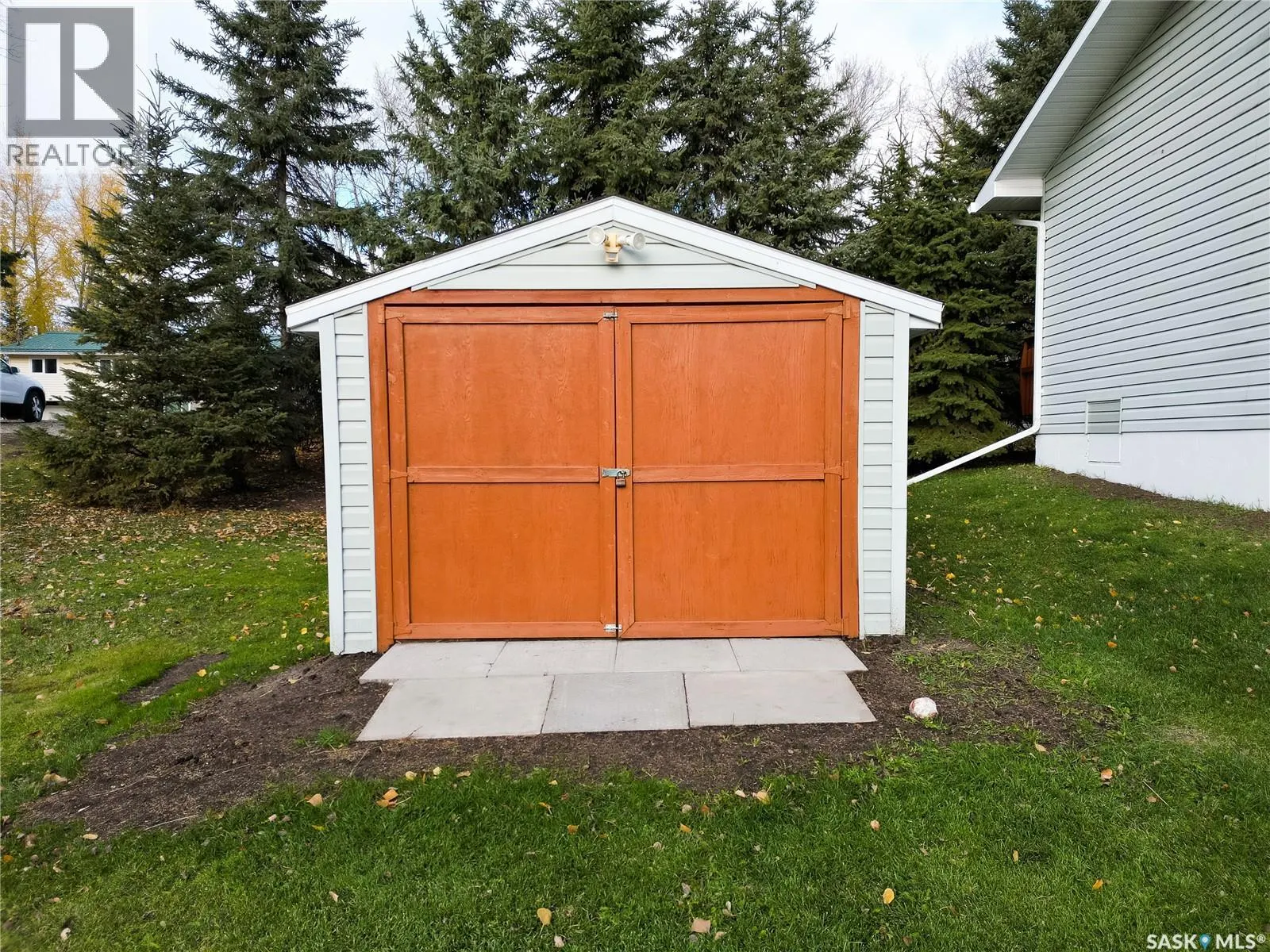 682 1st St N - Green Acres