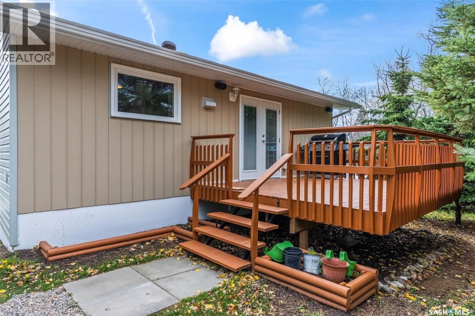 682 1st St N - Green Acres