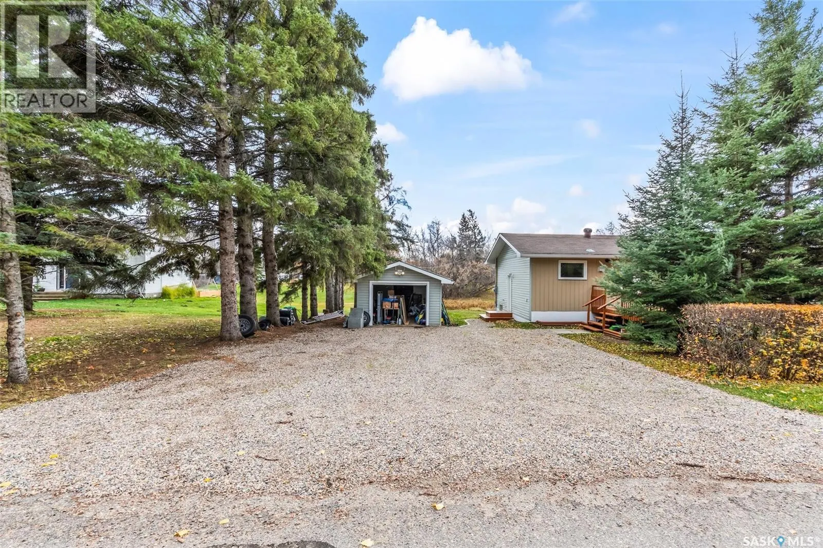 682 1st St N - Green Acres