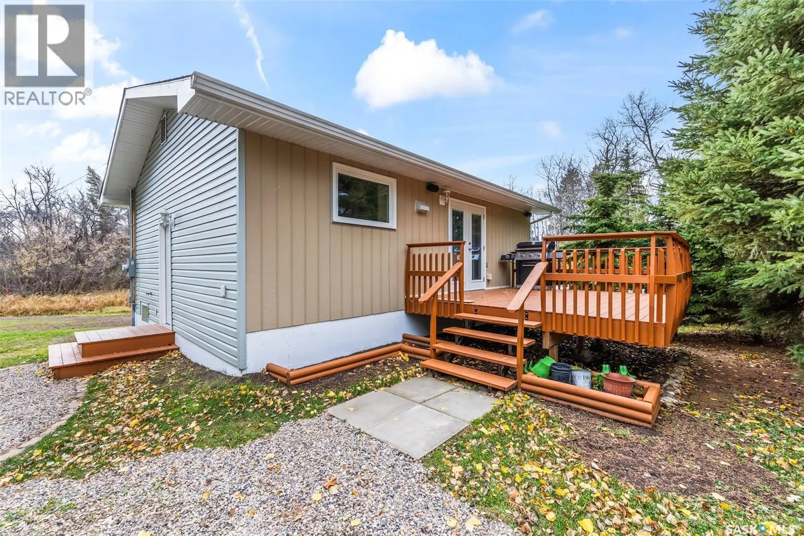 682 1st St N - Green Acres