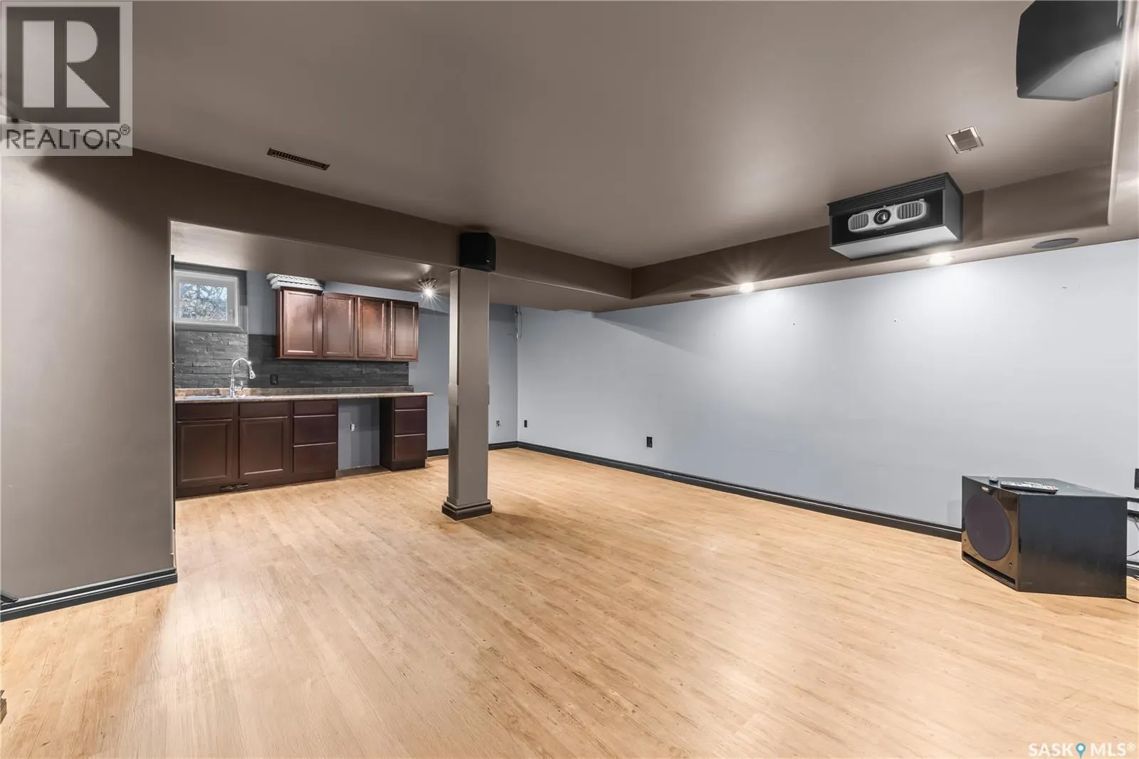 682 1st St N - Green Acres