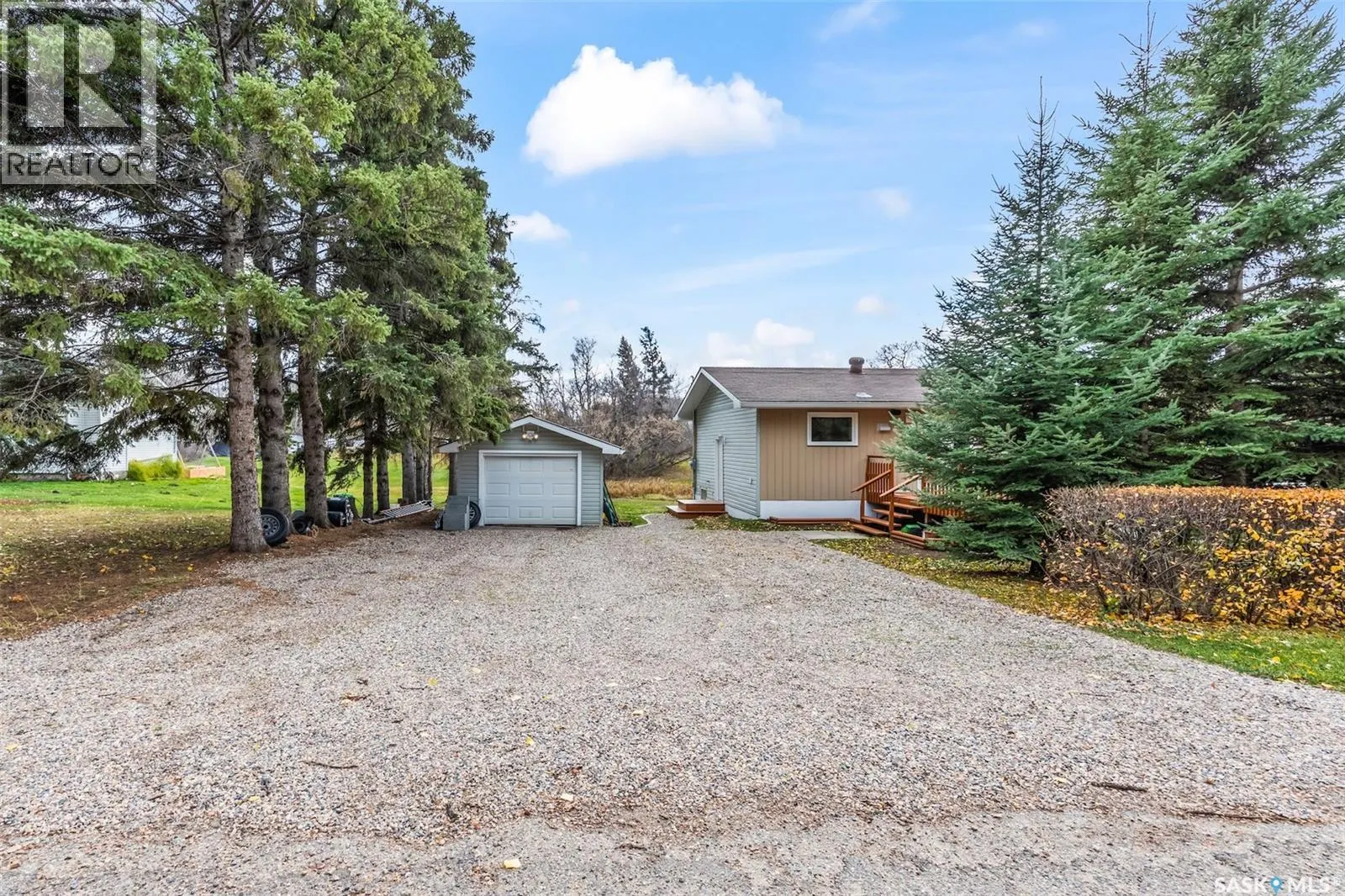 682 1st St N - Green Acres