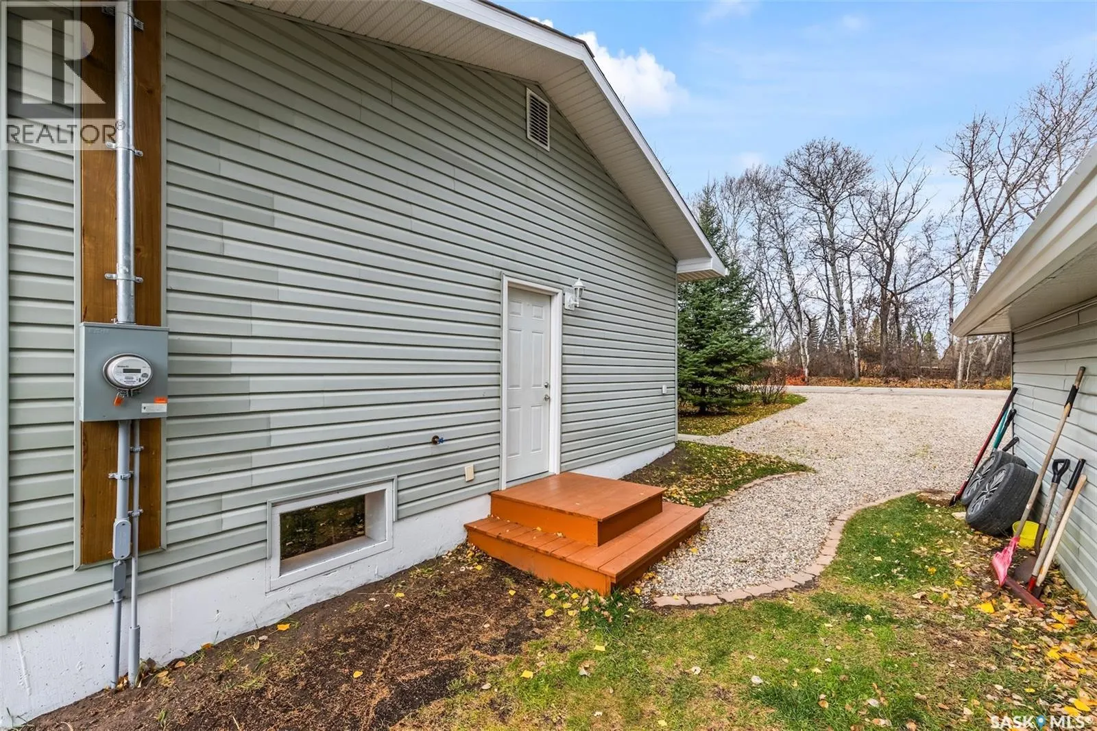 682 1st St N - Green Acres