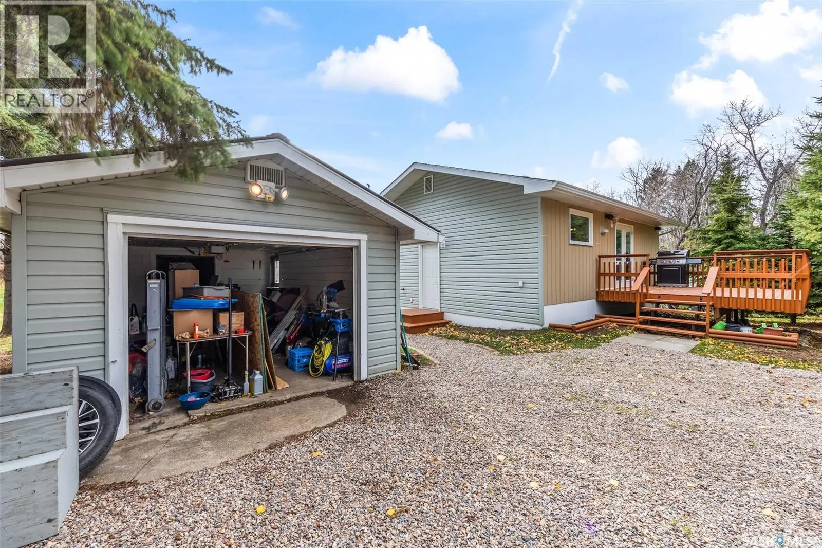 682 1st St N - Green Acres