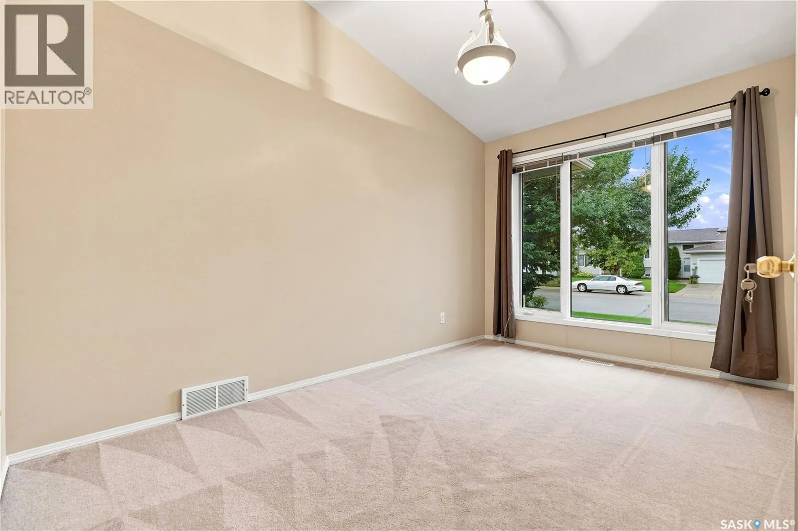 323 Garvie ROAD