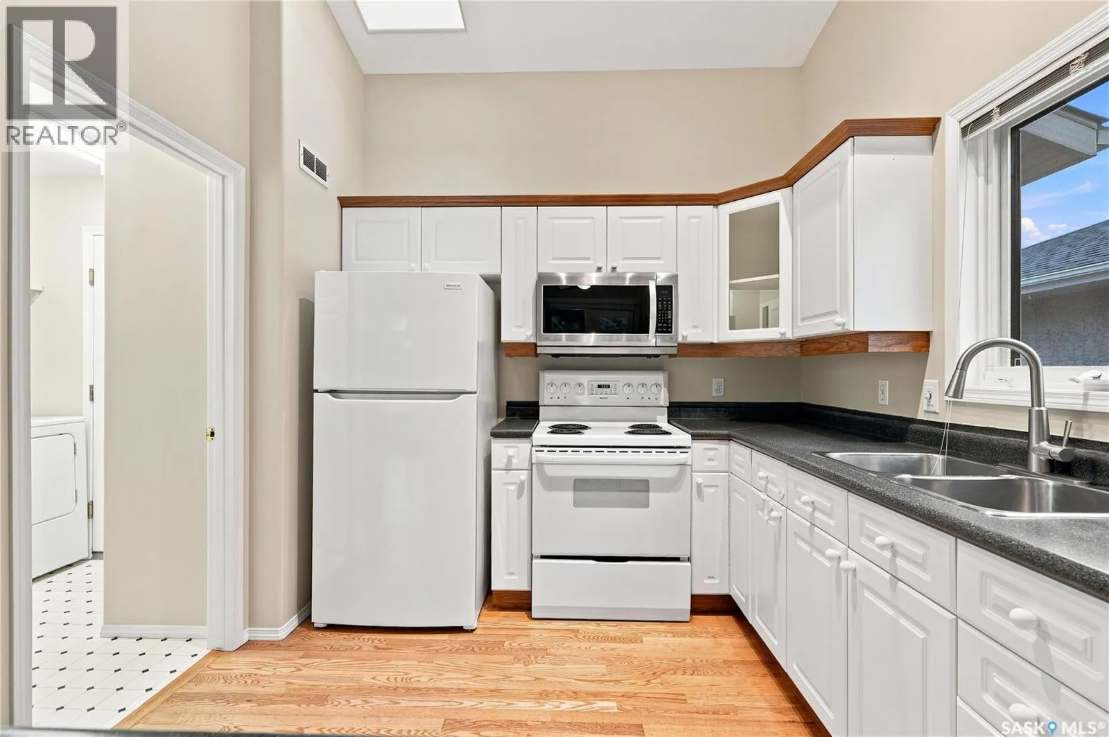 323 Garvie ROAD