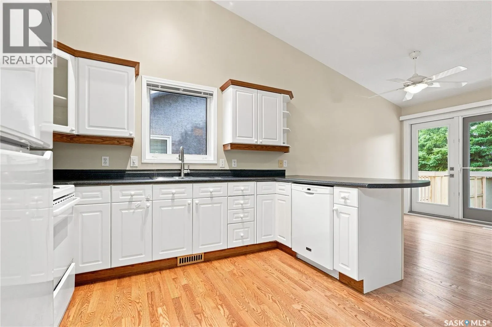 323 Garvie ROAD