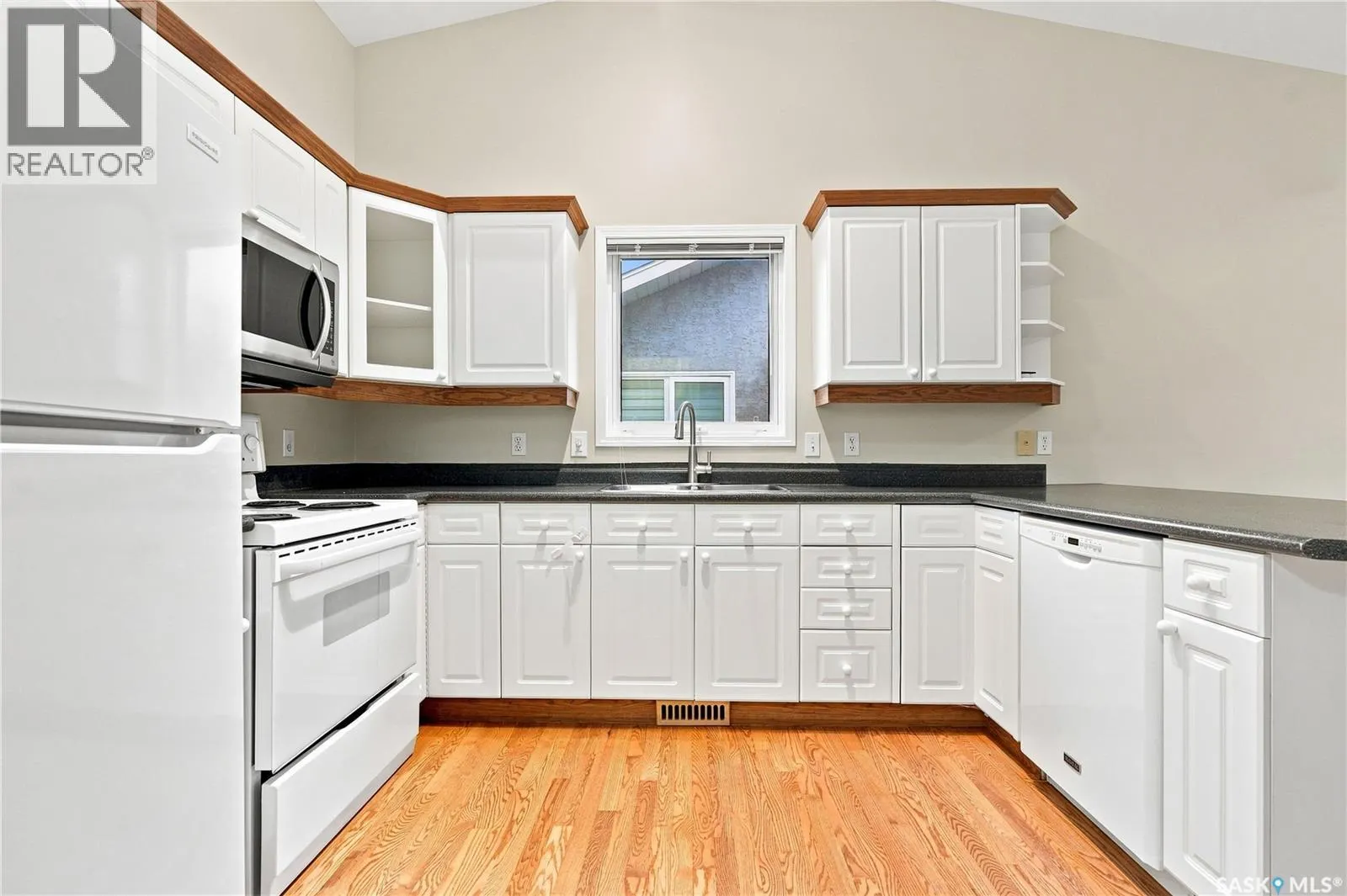323 Garvie ROAD