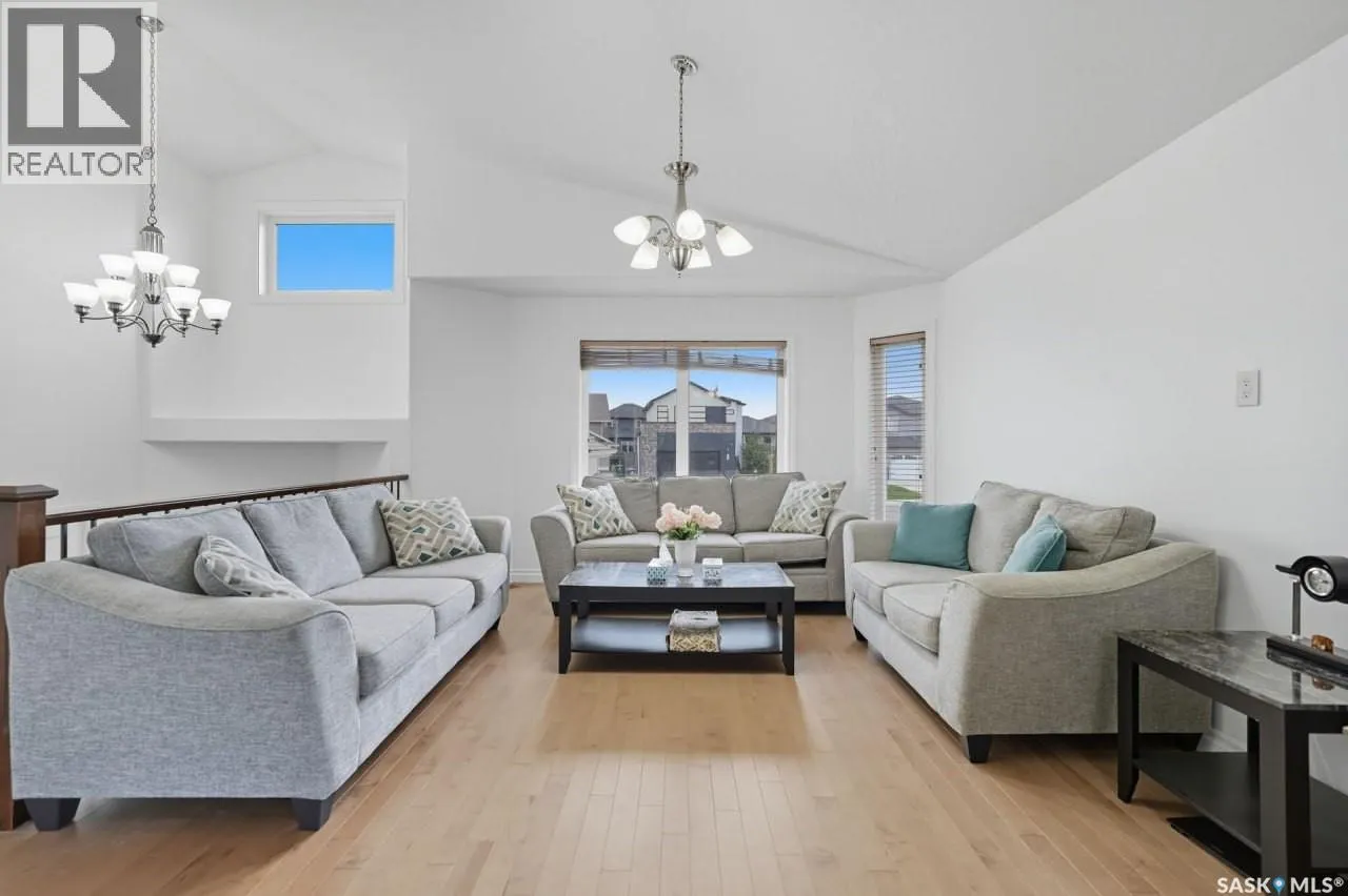455 Hastings CRESCENT