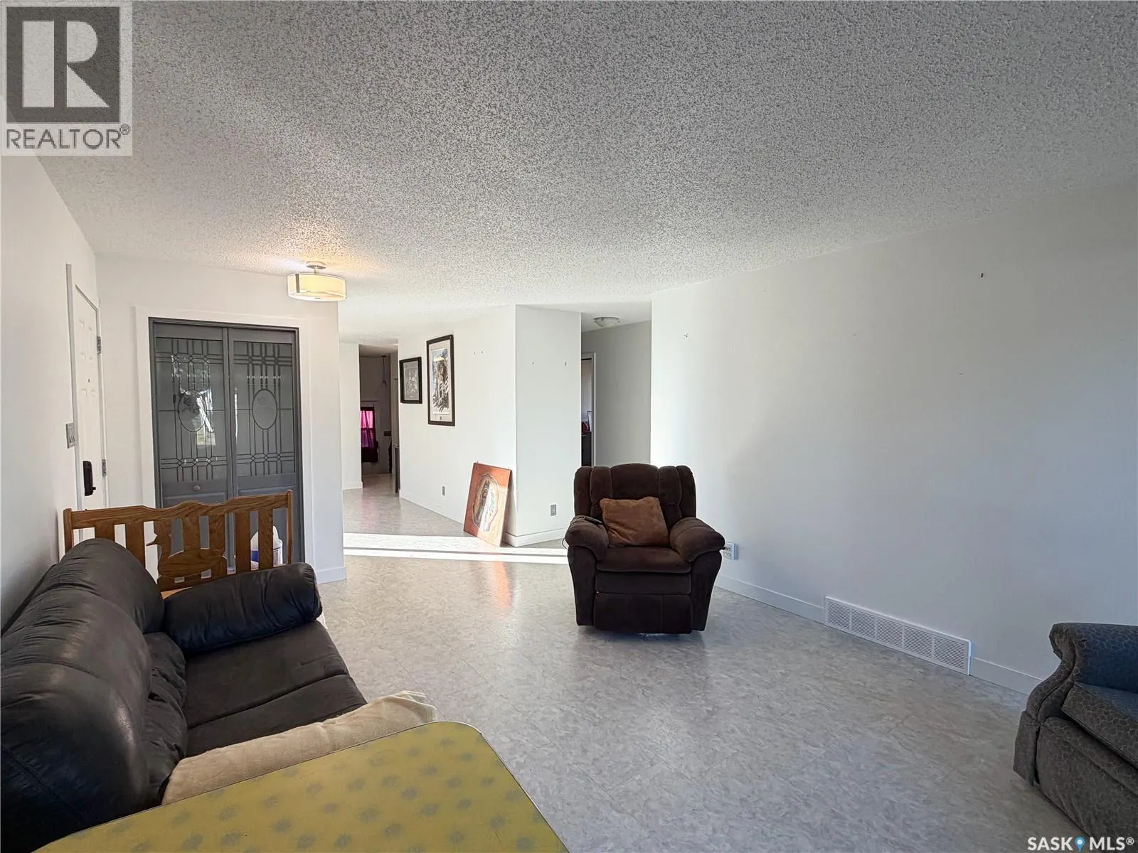 64 Dunfield CRESCENT